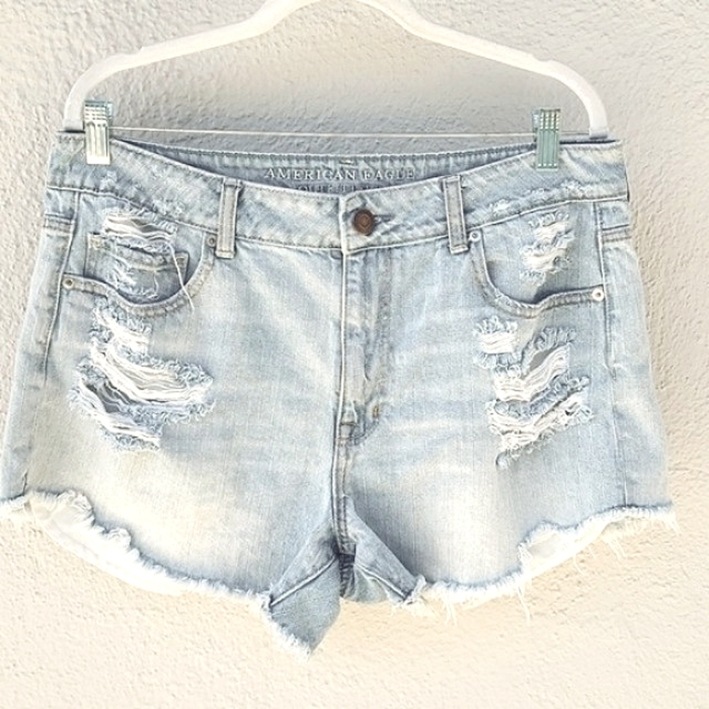 American Eagle Outfitters Light Wash Distressed Jean Shorts